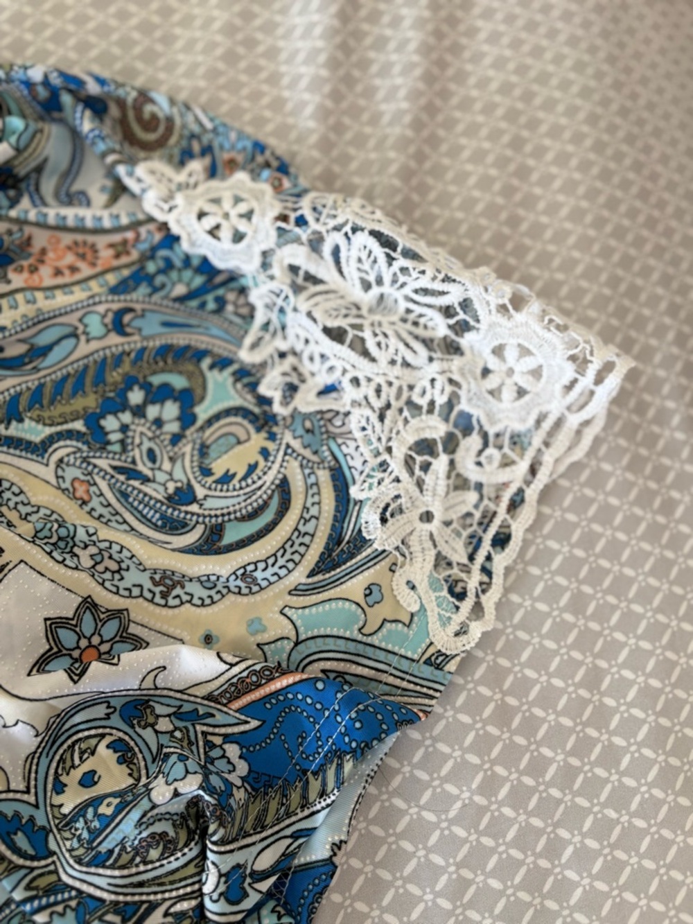 New 2X Stem & Vine Blue Paisley Off the Shoulder Crochet Blouse - Picture 11 of 13